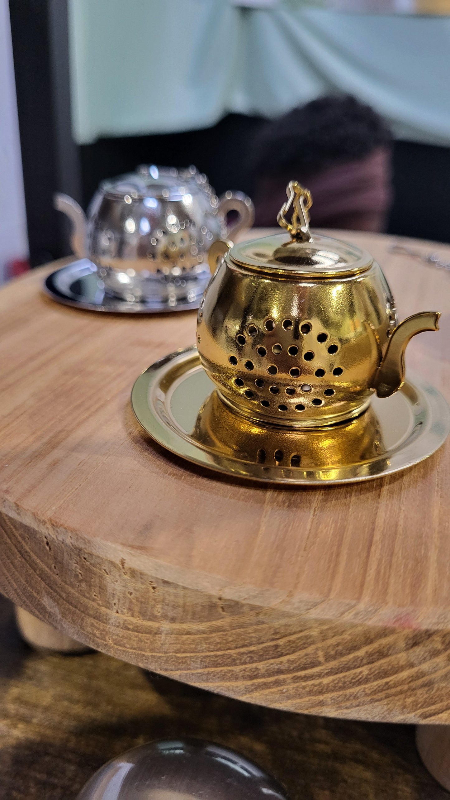 Stainless steel tea infuser - gold or silver teapot